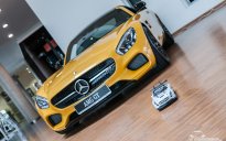 Wyścigi zdalnie sterowanych Mercedesów w salonie Mercedes-Warszawa